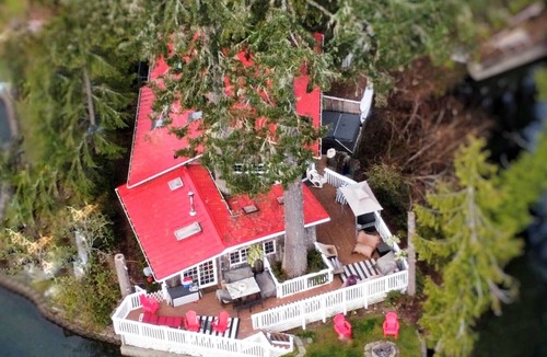 Shelton Cabin | Romantic, pet friendly lakefront cabin!