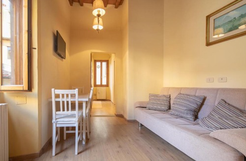 Oltrarno Apartment | Romantic Pitti by Mmega