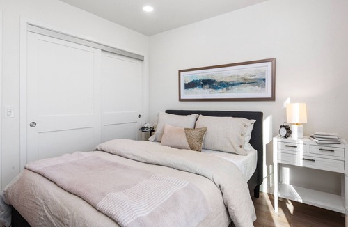 Lantern District Apartment | Romantic Rendezvous By The Ocean In Elegance