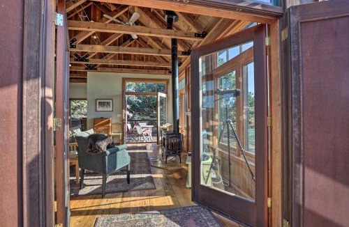 Albion House | Romantic Ridgetop Escape w/Hot Tub Near Mendocino