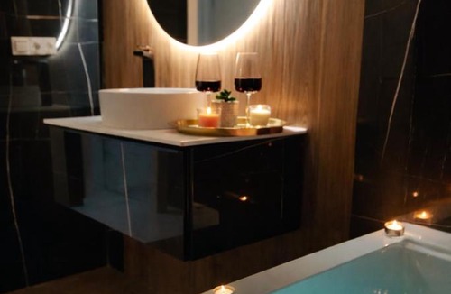 Ensanche Diputacion Apartment | Romantic Sea View Studio with Jacuzzi in Alicante Center