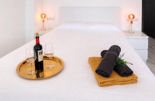 Ensanche Diputacion Apartment | Romantic Sea View Studio with Jacuzzi in Alicante Center