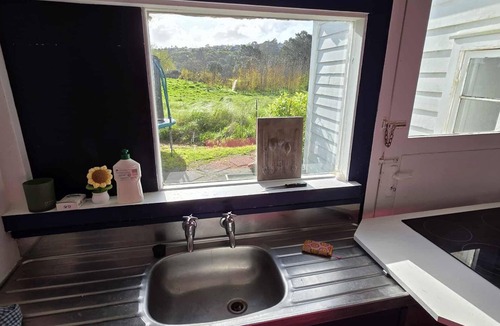 Whitford Cottage | ​Romantic Seaside Cottage: Country Calm, City Close, Retreat