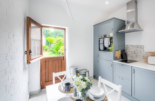 Ford Cottage | Romantic Seaside Retreat Near Arundel