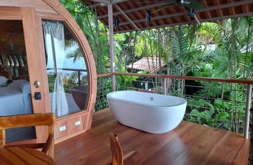 Manuel Antonio Cottage | Romantic Secluded Jungle Cockpit Cottage w Private Outdoor Tub