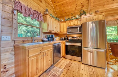 Wears Valley Cabin | Romantic, Secluded Cabin w/stunning views, hot tub, pool table & nearby draws
