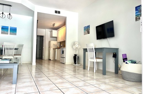Caicos Islands Condo | Romantic Stay Easy Access to Pool