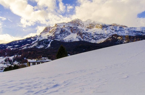 Cortina d'Ampezzo Apartment | Romantic studio apartment among the peaks of Cortina