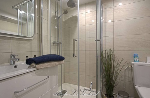 Enclos Apartment | Romantic studio w/comfy bed & large btm 1mn-walk to Vieux Bassin - Studio Le Goéland ♥