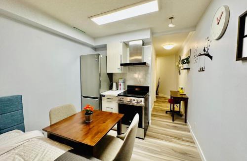 Canmore Apartment | Romantic Studio with Kitchen & AC & BBQ & a Huge Balcony 164
