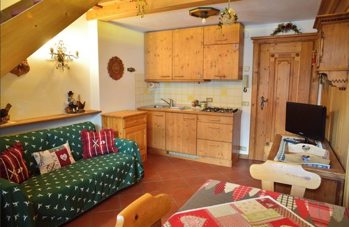 Cortina d'Ampezzo Apartment | Romantic Suite Faloria - sunny, WiFi, balcony, parking space, bus 130mt away