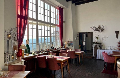 Kronenburg House | Romantic Suite - Burghaus and Villa Kronenburg