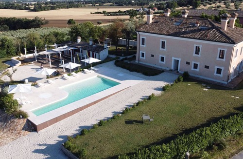 Monsano Apartment | Romantic suite with jacuzzi in manor house with pool and sea view
