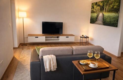 Trebnje Apartment | Romantic Sunset Retread I 4 Min to A2 I E-Bikes I Near Ljubljana