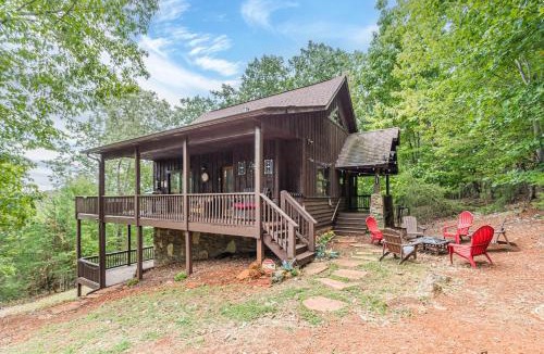 Cleveland House | ROMANTIC TIP TOP hideaway, ONE NIGHT WORLD CUP WATCH PARTY GETAWAY, HELEN WATER TUBING 10 MIN DRIVE, HELEN WATER TUBING 10 MIN DRIVE