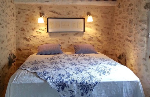 Vaison-la-Romaine House | Romantic town-house in centre of Vaison-la-romaine with 22 sqm outside terrace!
