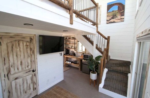 Orderville Cabin | Romantic Treehouse Retreat near Zion National Park
