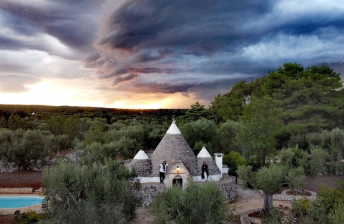 Ceglie Messapica Villa | Romantic trullo with private pool surrounded by nature