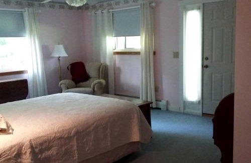 Fairview  Highland County House | Romantic Room Rental on a Lovely Farm near Hillsboro, Ohio