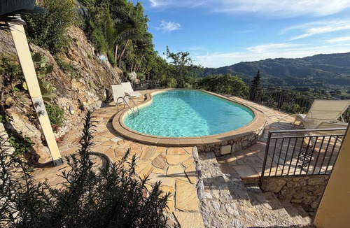 Forte dei Marmi Villa | ROMANTIC VILLA ⭐ POOL ⭐ SEA VIEW, WALL BOX