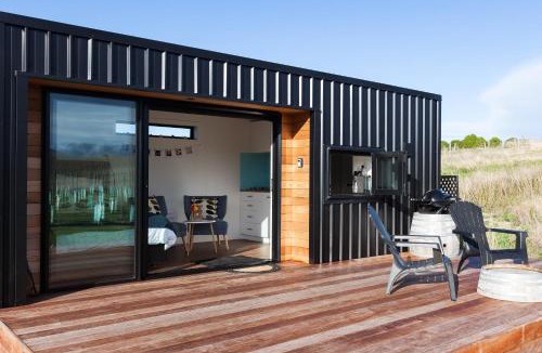 Broomfield House | Romantic vineyard getaway on Wine Estate, with wine tasting, hot tub and amazing views