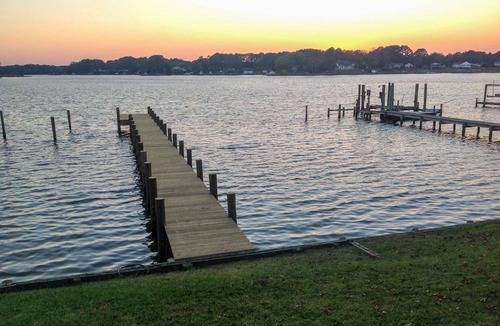 Deltaville House | Romantic Waterfront Abode with Patio & Dock!