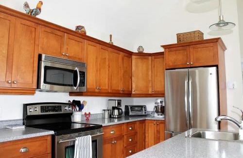 Hancock Point House | Romantic Waterfront Cottage with Private Beach & Fireplace Near Hancock, Maine