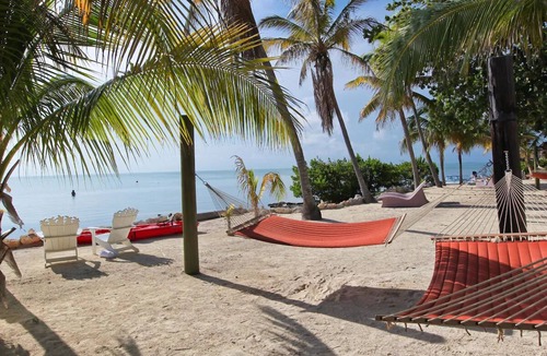 Layton Hotel | Romantic Waterfront King: Balcony, Private Porch, Pool, Paddleboards & Beach!