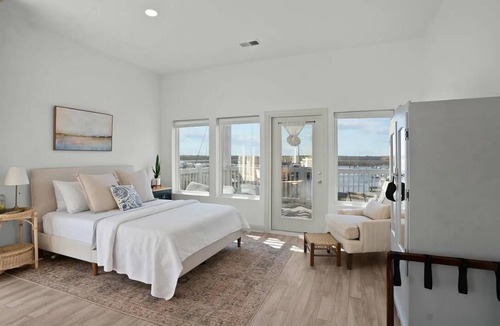 Southport Condo | Romantic Waterfront Retreat in charming Southport