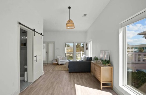 Southport Condo | Romantic Waterfront Retreat in charming Southport