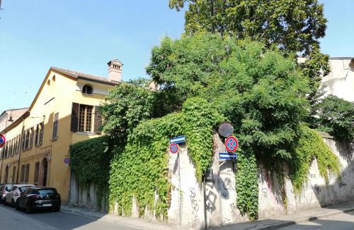 Ferrara Historic Centre Apartment | Romantica Mansarda
