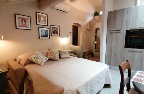 Ferrara Historic Centre Apartment | Romantica Mansarda
