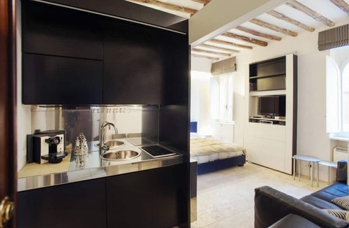 Rione V Ponte Apartment | Rome, historic center, modern studio apartment for 2