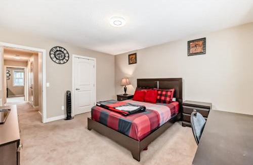 Southwest Calgary House | Rome, Sweet Home