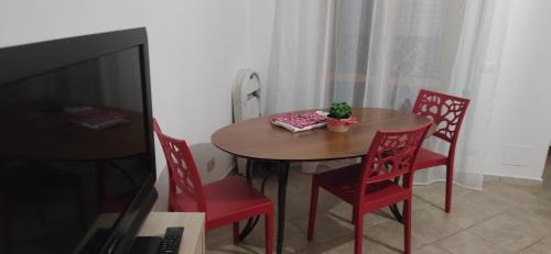 Campoleone Apartment | Rome vacation by train