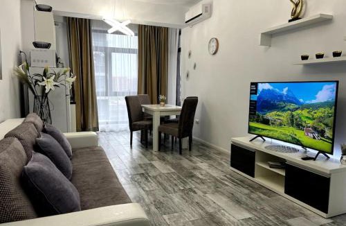 Constanta Apartment | Romeo's Beachfront Apartment by LOFT, Hotel OPERA and White Tower