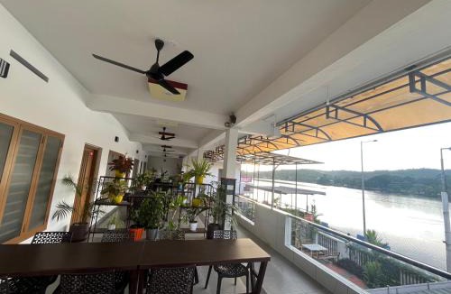 Malayattur Hotel | Romins Park