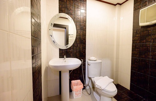 Prachinburi Hotel | Rommai At Home