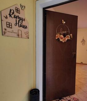 Ponte Arche Apartment | Romy House