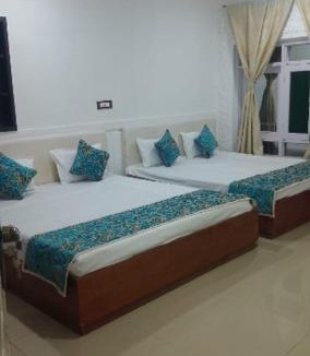 Srinagar Hotel | Rooebarpur