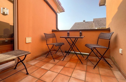 Schriesheim Condo | Rooftop: 85sqm² | castle view | loggia | office | air conditioning