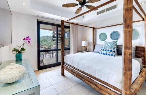 Barrio Los Villalobos Condo | Rooftop balcony oceanfront PH condo with King beds