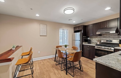 Market East Apartment | Rooftop Deck Chinatown Getaway w/Shared Gamroom