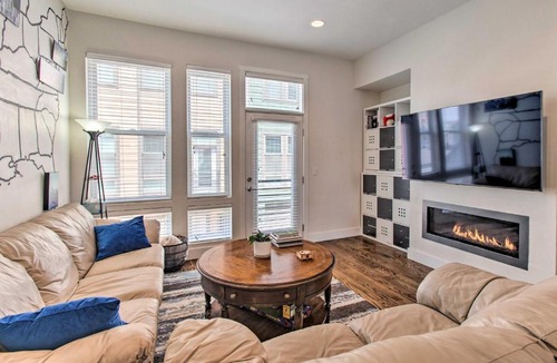 San Rafael House | Rooftop Deck & City Views: Denver Abode!