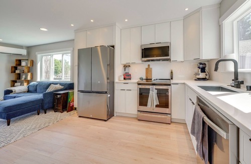 Roxhill House | Rooftop Deck + Private Patio! West Seattle Home