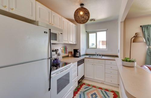 Downtown Seattle Apartment | Rooftop Deck, Views! Dtwn Hub 2 Mi to Lumen Field
