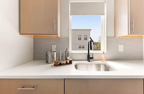 East Nashville House | Rooftop Fire Pit & Cocktail Bar | Sleeps 12 |