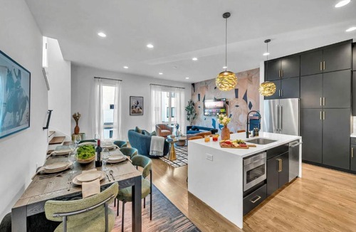 Katie Hill Neighborhood House | Rooftop Hot Tub City Views Pac-Man Pool Table