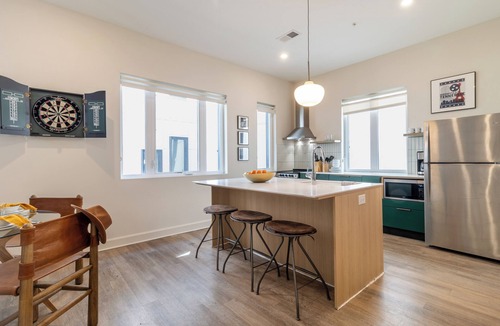 Buena Vista Apartment | Rooftop + Mins to Broadway | 4BR Suite at Conway