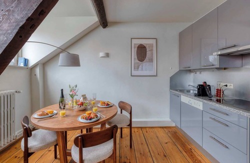 Upper Town Apartment | Rooftop One-Bedroom with Balcony Mas B-41